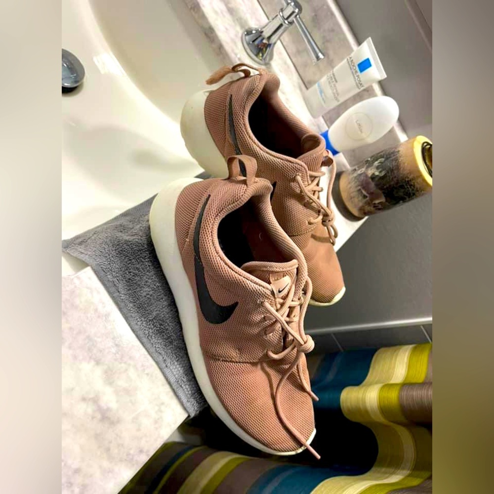 tennis shoes